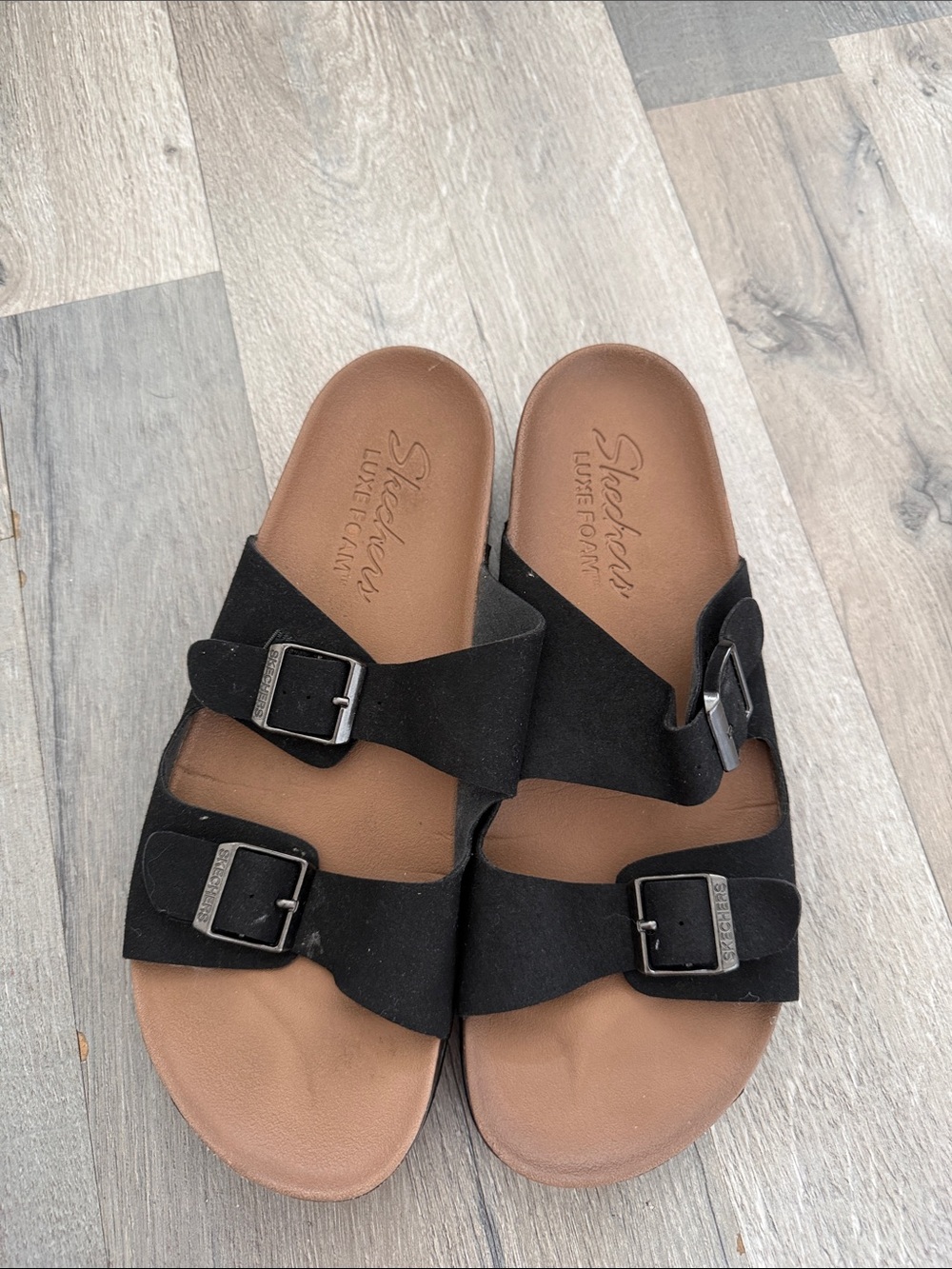 Skechers Women’s Black Dual-Buckle Slide Sandals with Brown Footbed szie 10